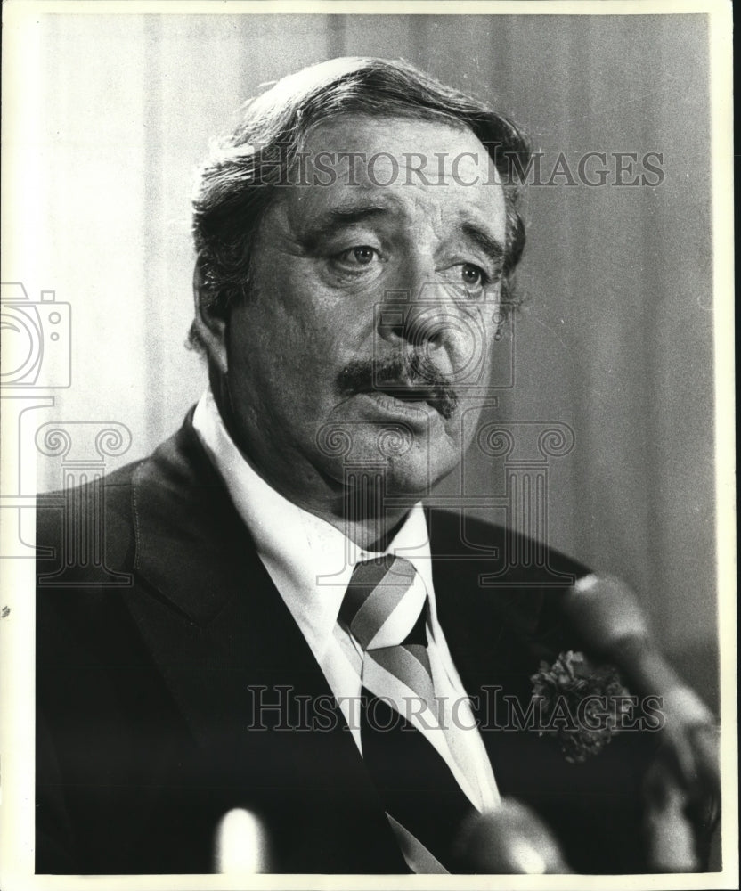 1978 Press Photo Jackie Gleason at news conference after open heart surgery.  - Historic Images