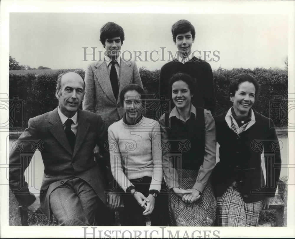 1976 Press Photo French President Valery Giscard d'Estaing, his Wife and Family- Historic Images
