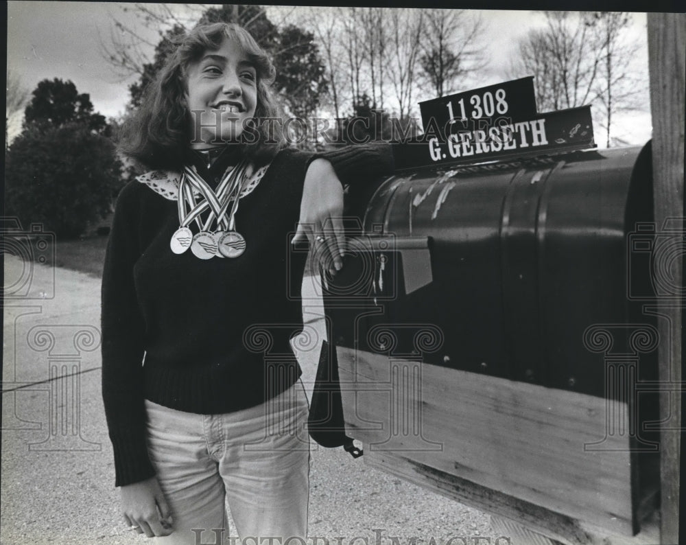 1982 Press Photo Lori Gerseth, winner in special olympics at her Mequon home- Historic Images