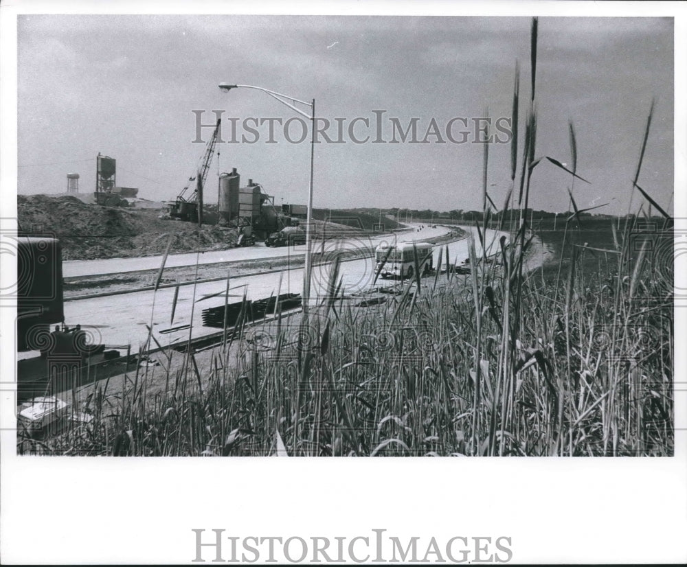 1963 Press Photo West Expressway Construction in Milwaukee - mjb34649- Historic Images