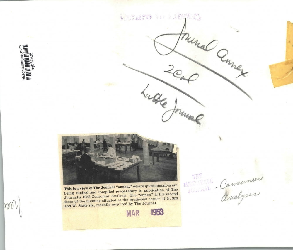 1953 Press Photo The Milwaukee Journal Annex Preparation for Consumer Analysis