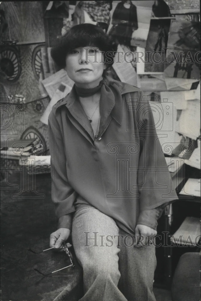 1977 Press Photo Yoko Gochinas, Fashion designer for JH Collectibles, Milwaukee- Historic Images