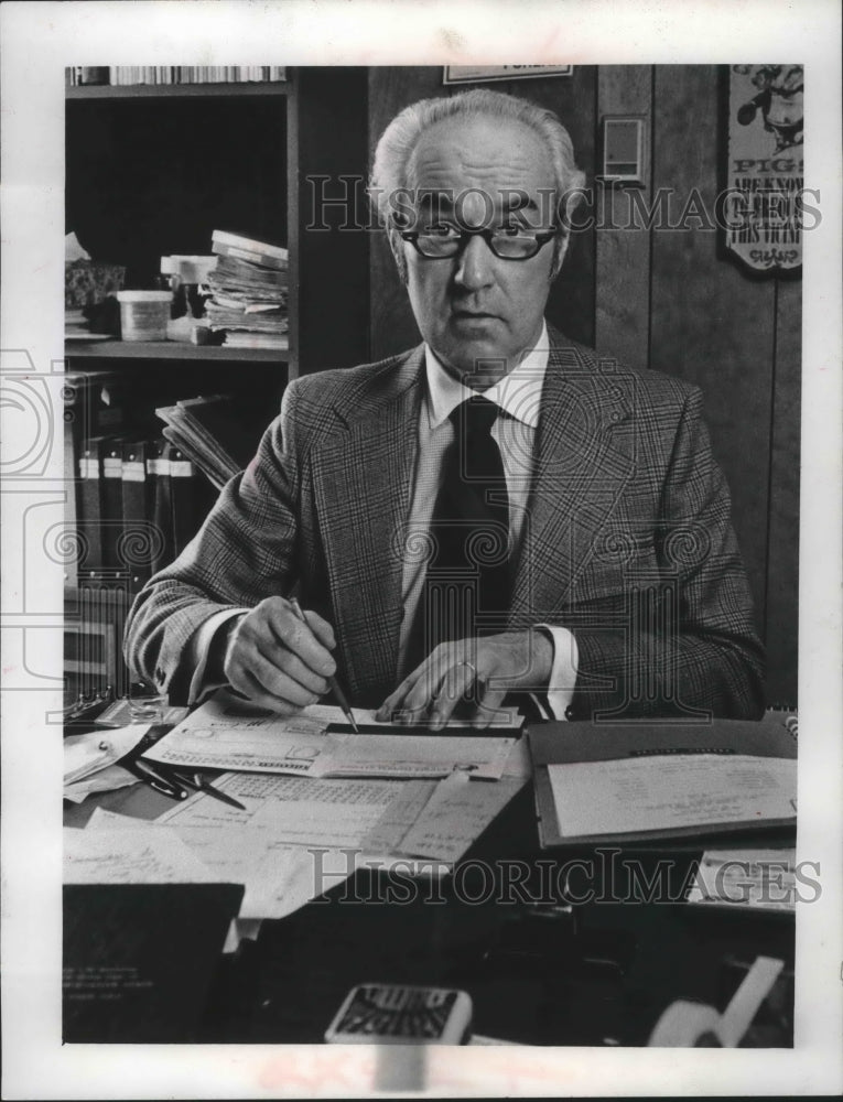 1974 Press Photo Alan Furlan, managing director of Sunset Playhouse, Milwaukee- Historic Images