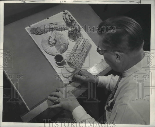 1953 Press Photo Milwaukee Journal Sentinel artist working in arts department- Historic Images