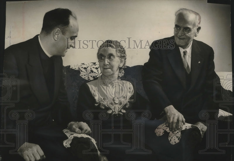 Load image into Gallery viewer, 1946 Press Photo bishop-elect of Superior diocese, Cardinal Meyer, with parents
