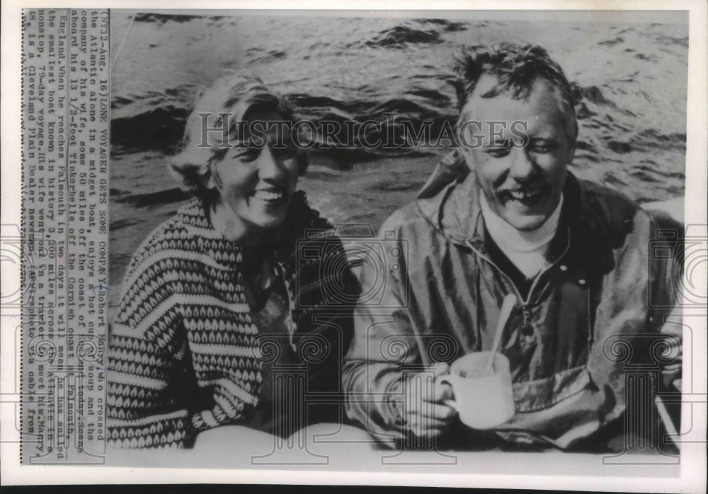 1965 Press Photo Robert Manry who crossed the Atlantic enjoys soup with wife - Historic Images