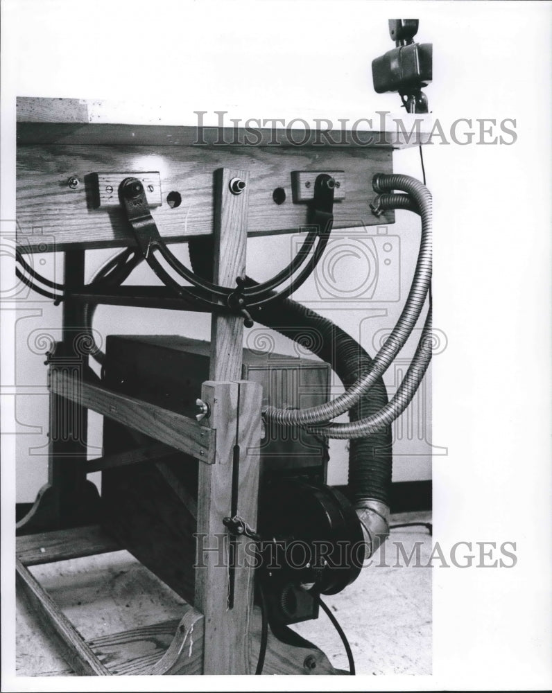 1964 Press Photo Registering table, Milwaukee Journal art department - mjb36856- Historic Images