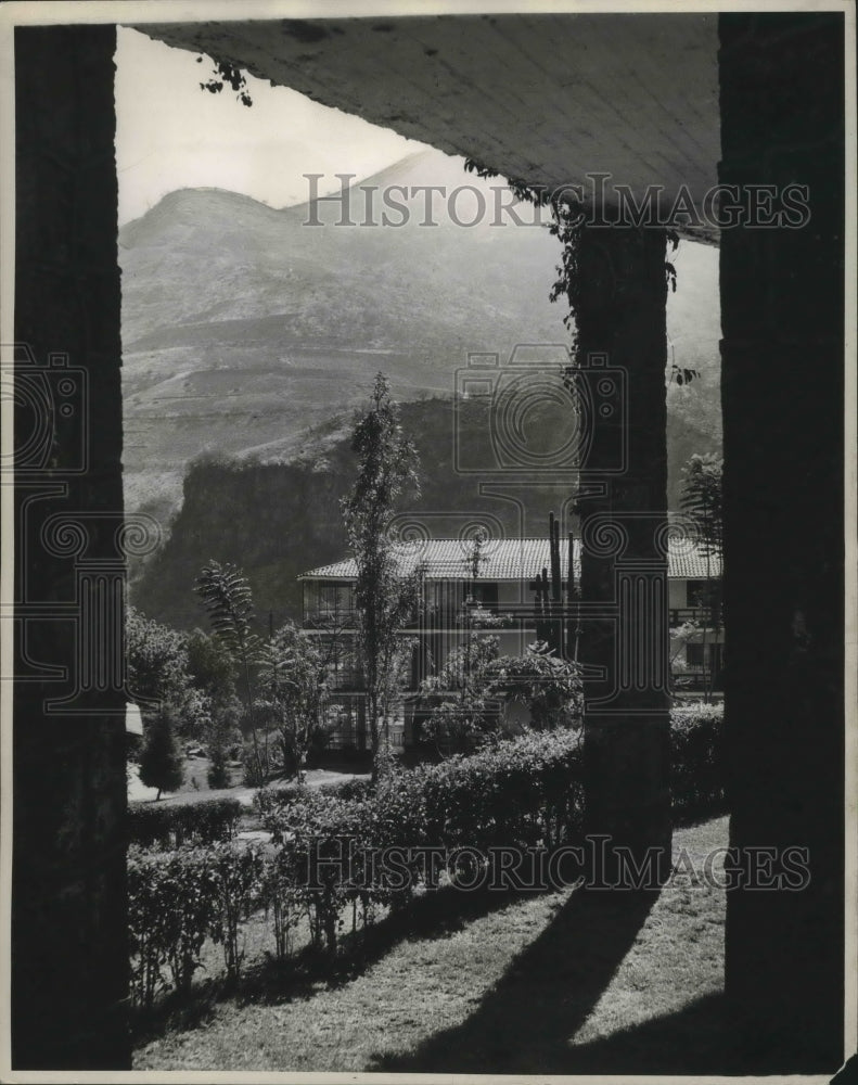 1947 Press Photo San Jose de Purua Spa Outside of Mexico City, Mexico