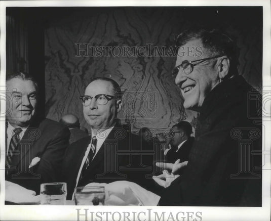1971 Press Photo Victor Irwin Maier , Chairman of the Journal Company & Group