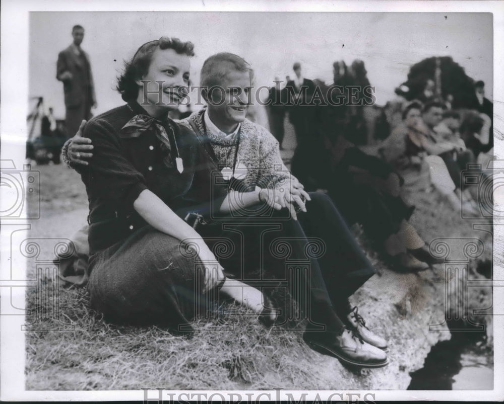 1956 Press Photo Princeton crew coach Donald Rose and wife Ada in England.- Historic Images