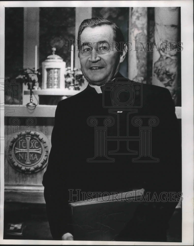 1974 Press Photo Msgr. Harold Prudell Is Pastor Of St. Robert&#39;s Catholic Church