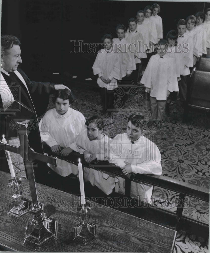 1956 Press Photo Children Are Ready For Confirmation At Kenwood Methodist Church