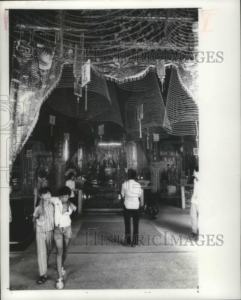 1975 Press Photo Temple of Tian Hau, Queen of Heaven shrine- Historic Images