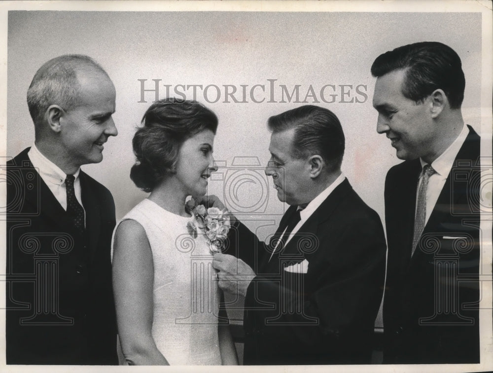 1963 Press Photo Warren Magnuson of Wisconsin pins a corsage on his wife, Ellen- Historic Images