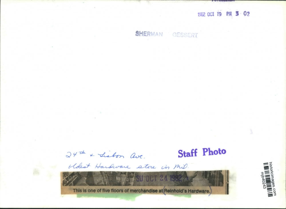 1962 Press Photo One floor in Reinhold's Hardware, oldest hardware in Milwaukee.