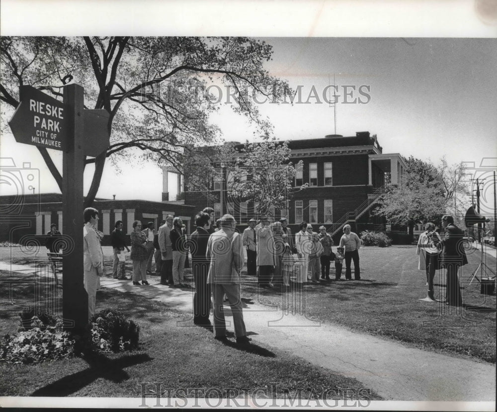 1975 Press Photo Dedication Ceremonies for Reiske Park, Milwaukee - mjb40337