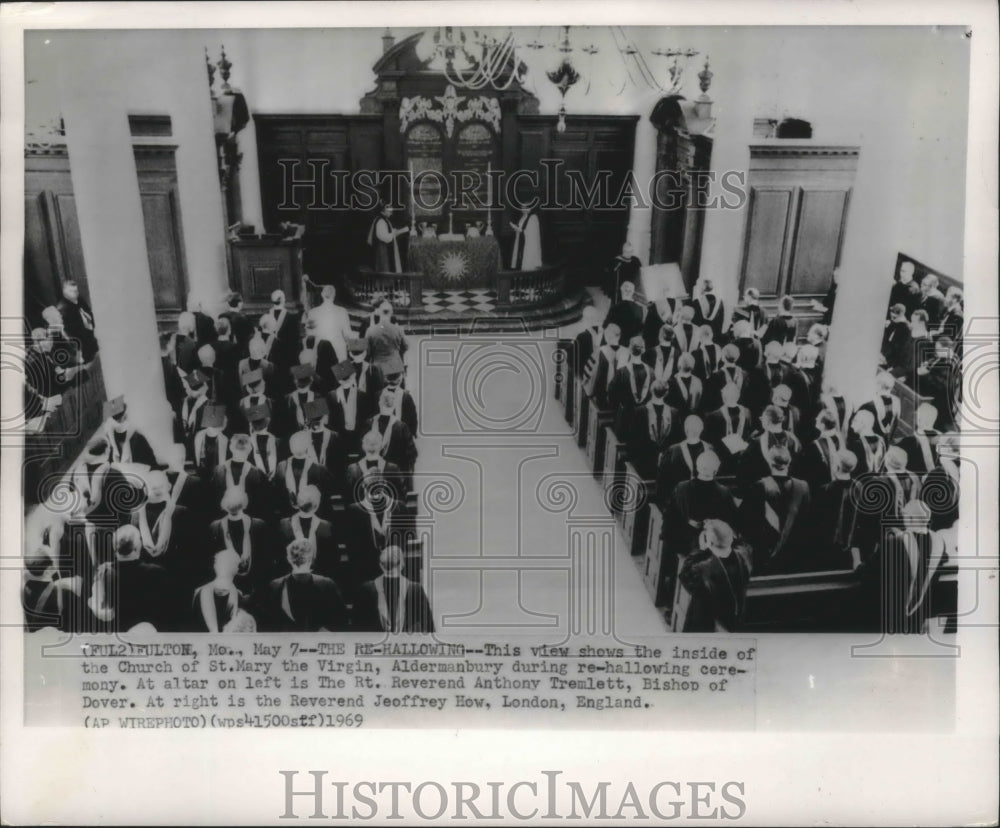 1969 Press Photo Saint Mary the Virgin Aldermanbury during re-hallowing ceremony- Historic Images