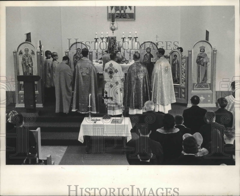 Load image into Gallery viewer, 1971 Press Photo Six Priests at Mass at Saint Michael Ukranian Catholic Church
