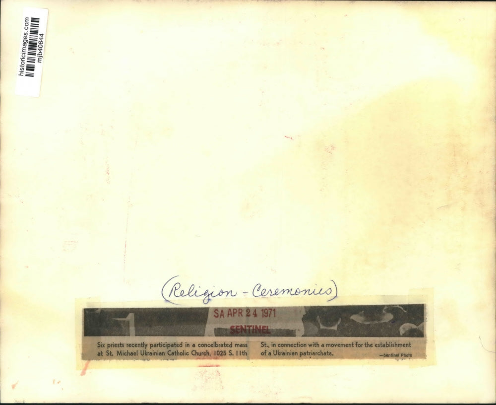 1971 Press Photo Six Priests at Mass at Saint Michael Ukranian Catholic Church