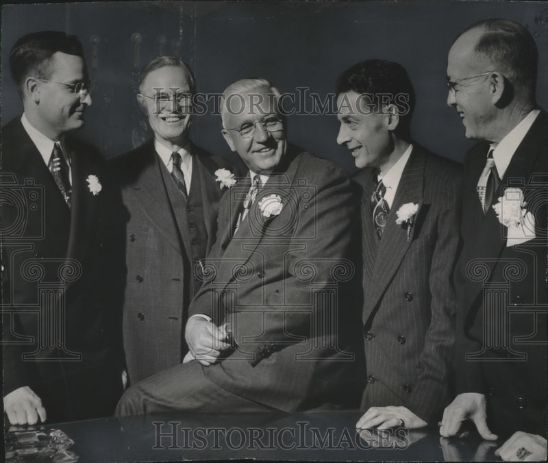 Load image into Gallery viewer, 1949 Press Photo Governor Oscar Rennebohm and others attend inaugural ceremony
