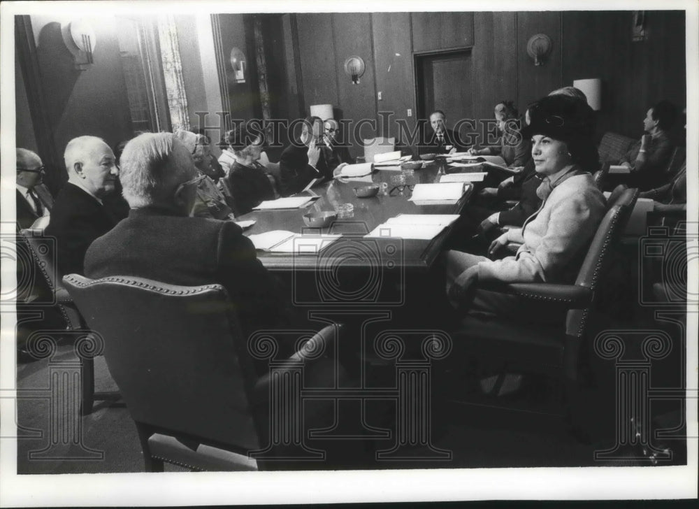 1965 Press Photo Mrs. Henry Maier at board meeting of the Milwaukee Symphony.- Historic Images