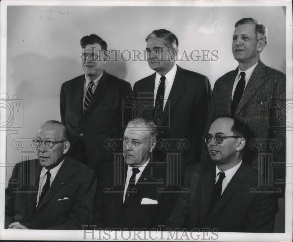 1959 Press Photo Midwest Newspaper Men and Milwaukee Professor - mjb40866- Historic Images