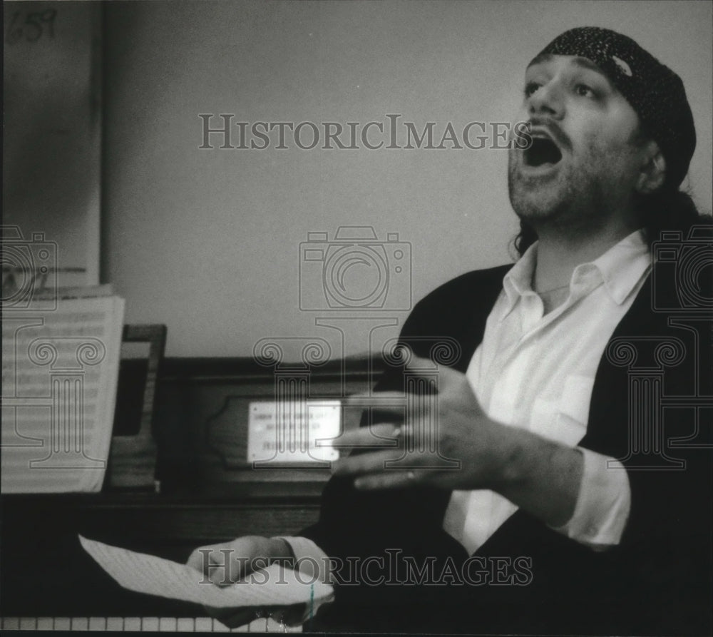 1993 Press Photo Florentine Opera Singer Brian Pulice Performs at Saint Joseph&#39;s- Historic Images