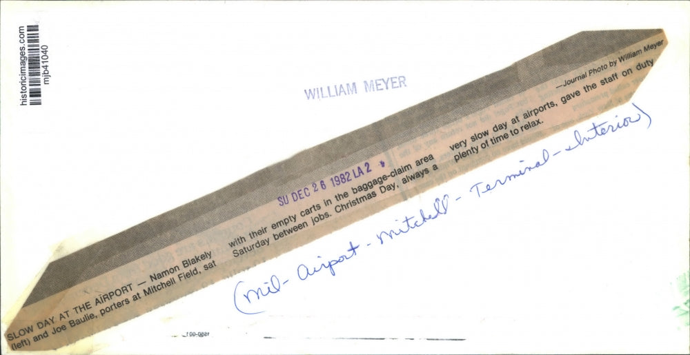 1982 Press Photo Namon Blakely and Joe Baulie, porters at Mitchell Field