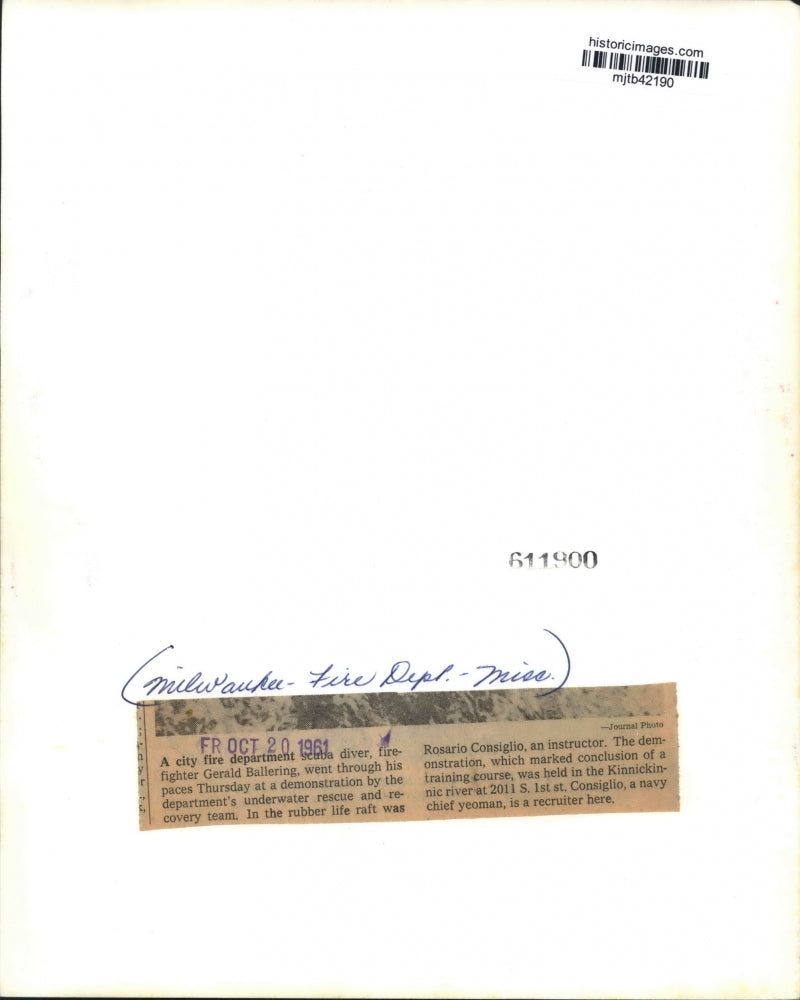 1961 Press Photo Milwaukee Fire Department training underwater rescue & recovery