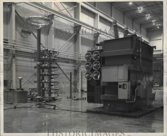 1972 Press Photo Medium power transformer by RTE-ASEA Corporation, Waukesha