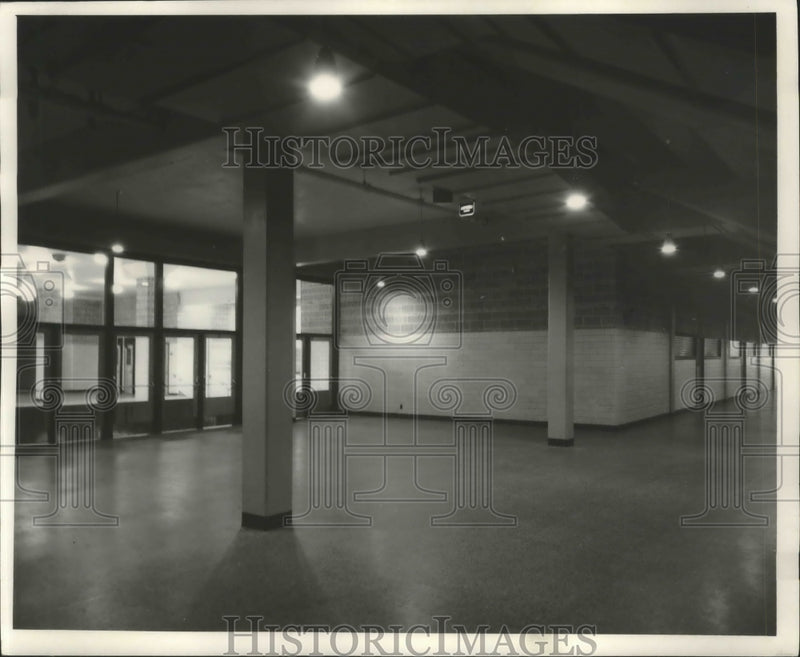 Load image into Gallery viewer, 1950 Press Photo Entrance &amp; hallway of Milwaukee Auditorium Sports Arena
