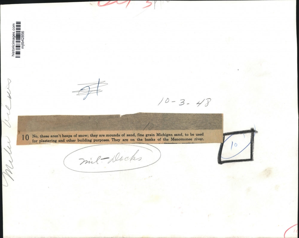 1948 Press Photo Michigan sand mounds on the banks of Menomonee River, Milwaukee