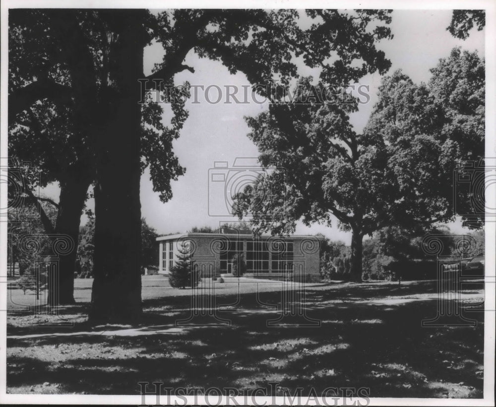 1967 Press Photo New Library at Milton college campus at Milton was dedicated.- Historic Images