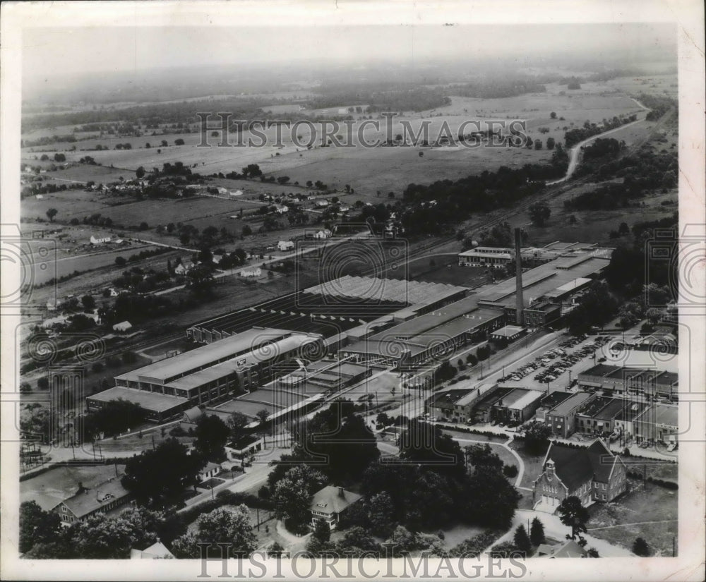 1953 Press Photo Blanket plant in Draper, North Carolina supplies Marshall Field