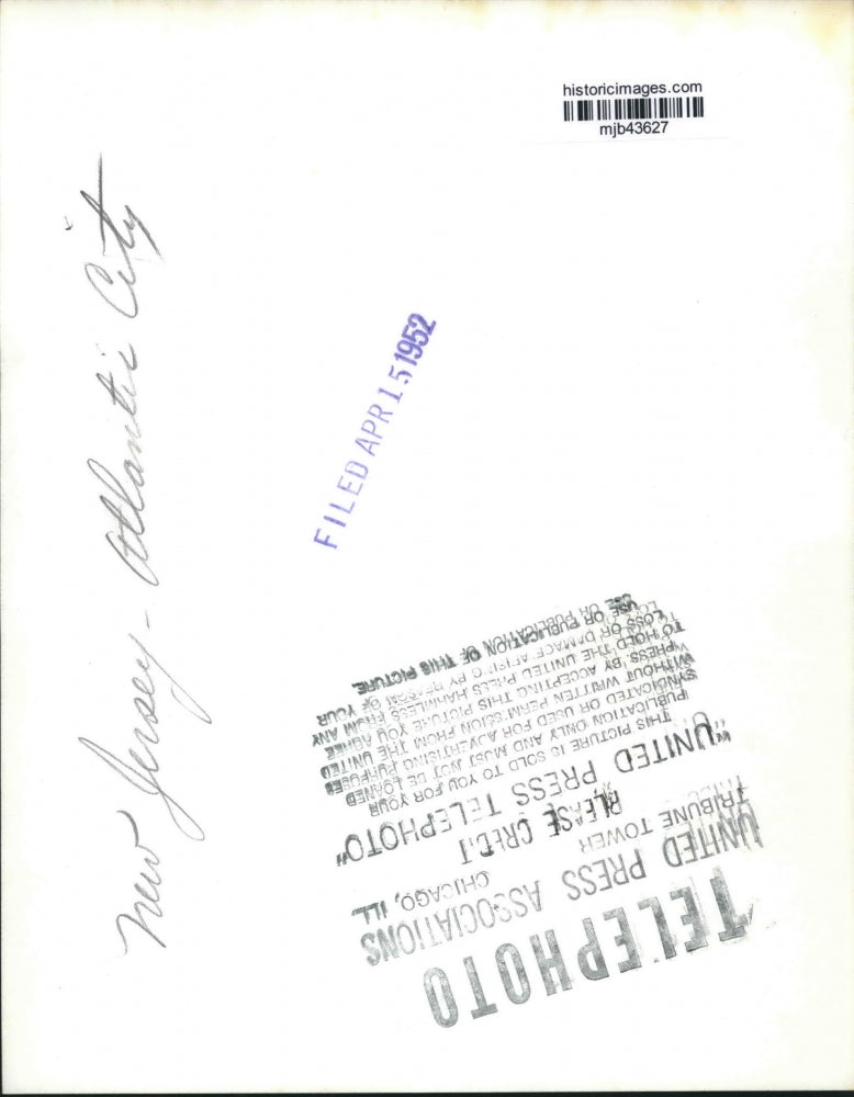 1952 Press Photo Easter Crowd on the Boardwalk of Atlantic City, New Jersey