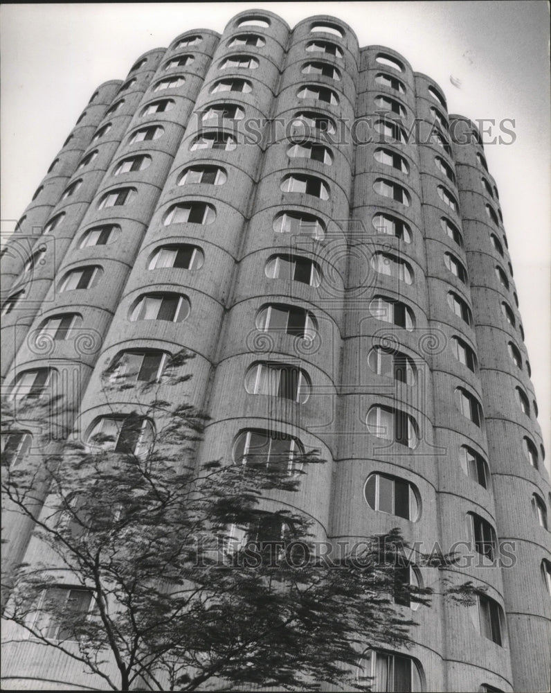 1968 Press Photo Raymond M. Hilliard Center in Chicago, Illinois - mjb44377- Historic Images