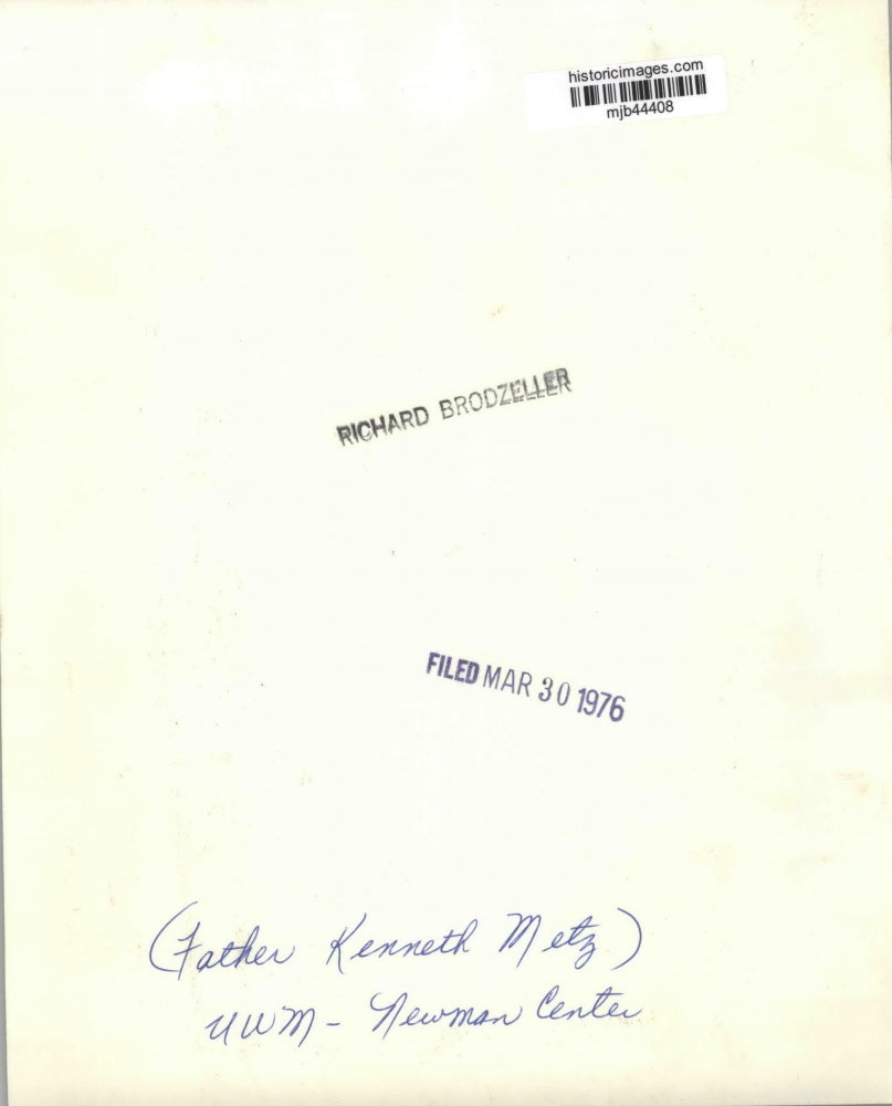 1976 Press Photo Father Kenneth Metz, University of Wisconsin-Madison