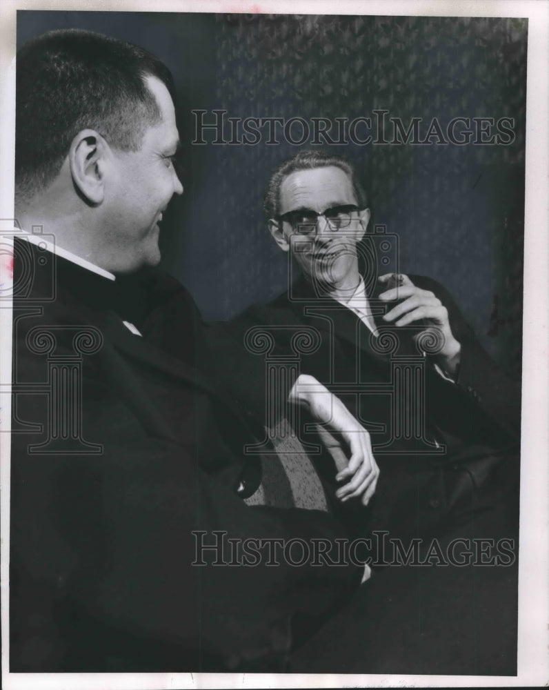 1953 Press Photo Pastor Hoover Grimsby with Pastor Immanuel Hansen - mjb44645