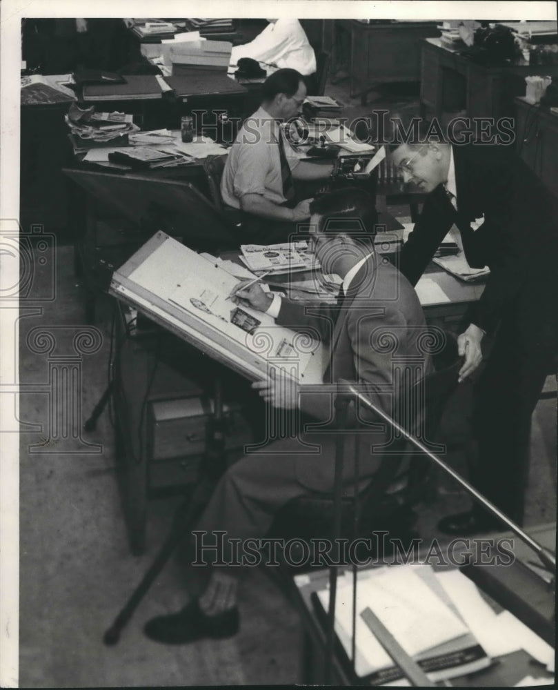 1951 Press Photo employees of Milwaukee Journal Sentinel Copy Service department- Historic Images