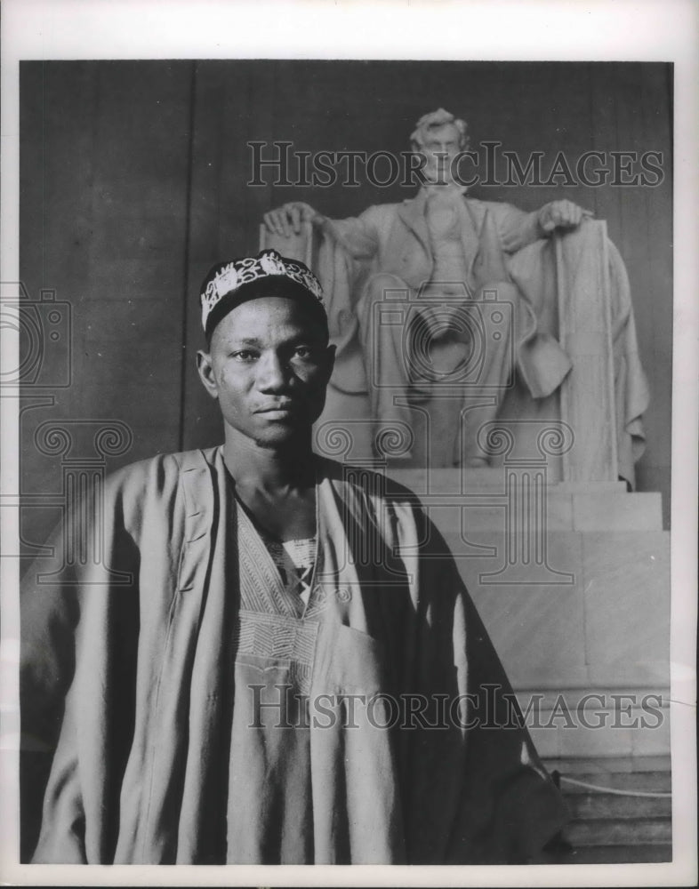 Load image into Gallery viewer, 1955 Press Photo The Tolon Na, Yakubu Tali attends assembly in Washington
