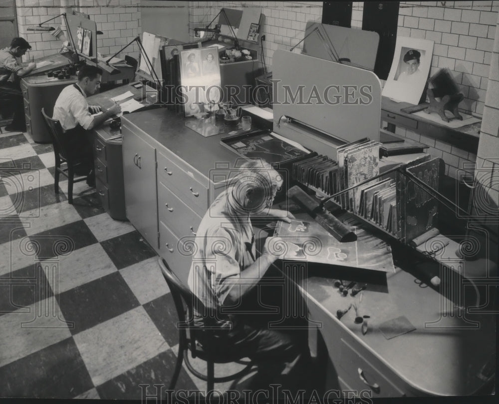 1950 Press Photo Illustrators at work at the Milwaukee Journal Newspaper- Historic Images