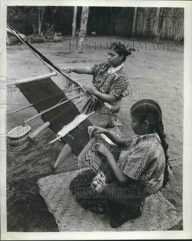 1954 Press Photo Two young Guatemalans women weaving on family looms.- Historic Images