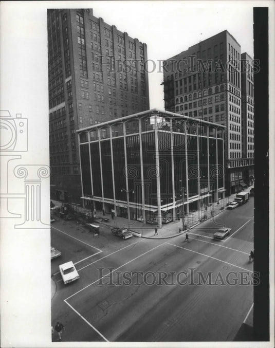 1966 Press Photo Downtown Milwaukee corner buildings, Broadway & Wisconsin- Historic Images