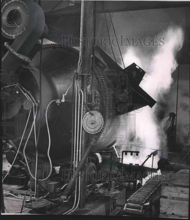 Load image into Gallery viewer, 1964 Press Photo A large furnace at Melting &amp; Refining Co., Milwaukee, Wisconsin
