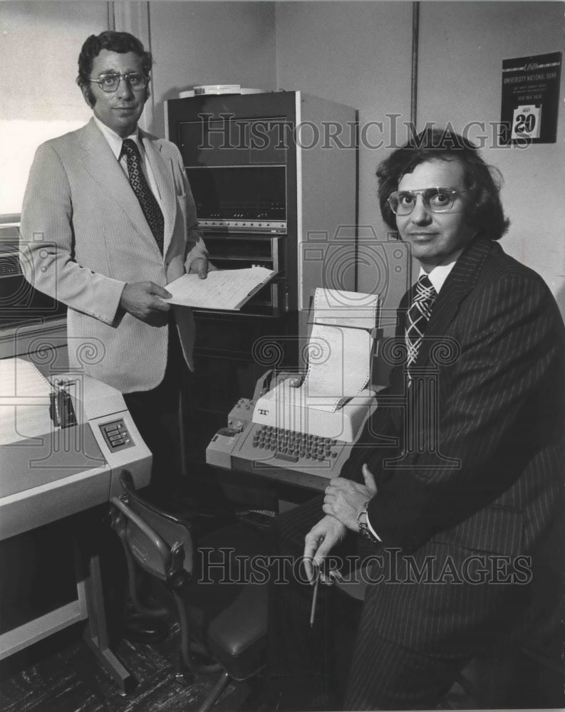 1975 Press Photo Joel Reinstein and Fred Shapiro of Enroc Industries Inc- Historic Images