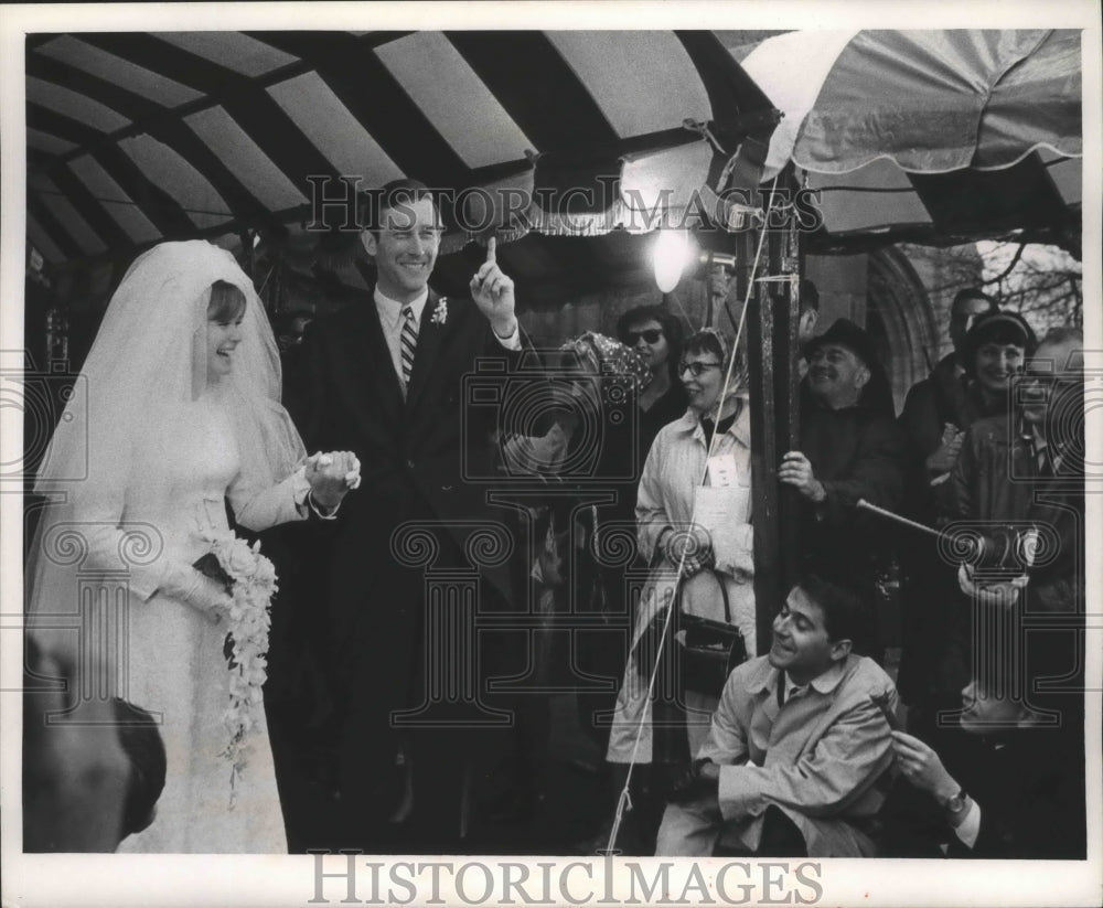 1967 Press Photo John D. Rockefeller IV marries Sharon Percy in Chicago