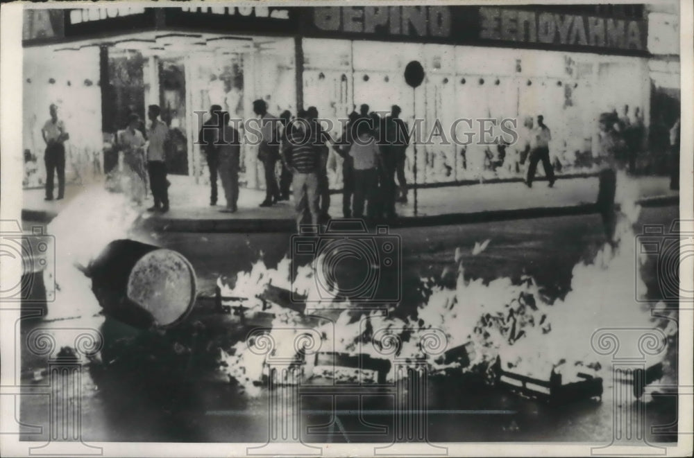 1965 Press Photo A fire after political demonstrations in Athens, Greece- Historic Images