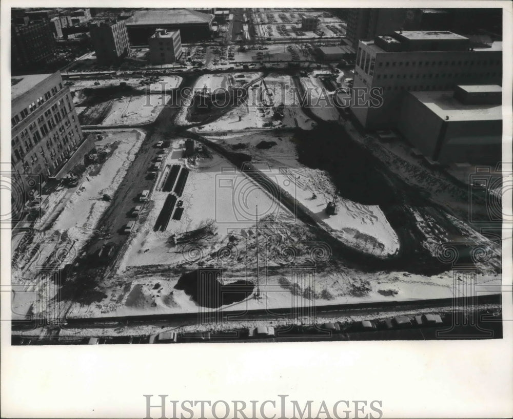 1966 Press Photo Excavation for the underground parking garage in Milwaukee- Historic Images