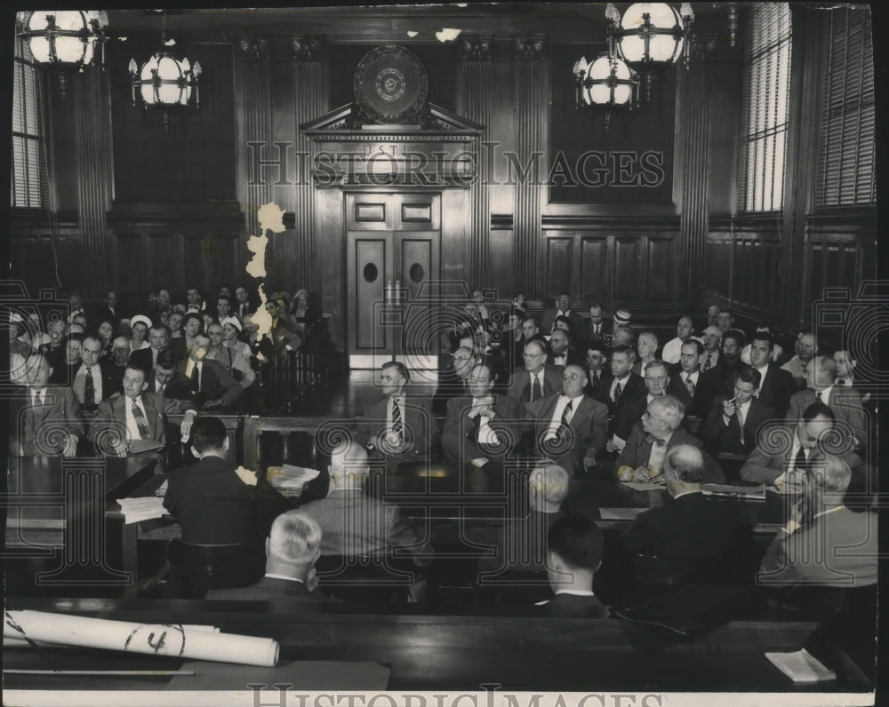 1949 Press Photo Milwaukee Courthouse Board Room Discussion Of Memorial Center- Historic Images