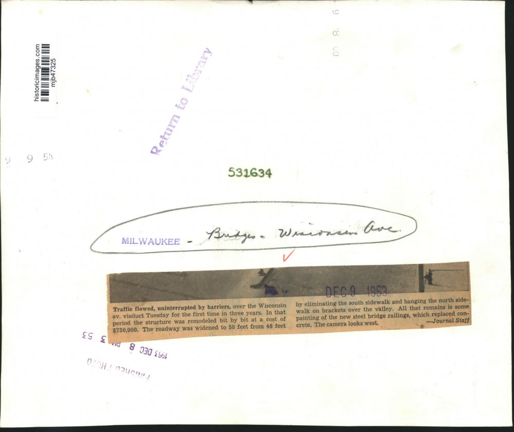 1953 Press Photo Traffic Flowed Over Wisconsin Av. After Reopening In Milwaukee